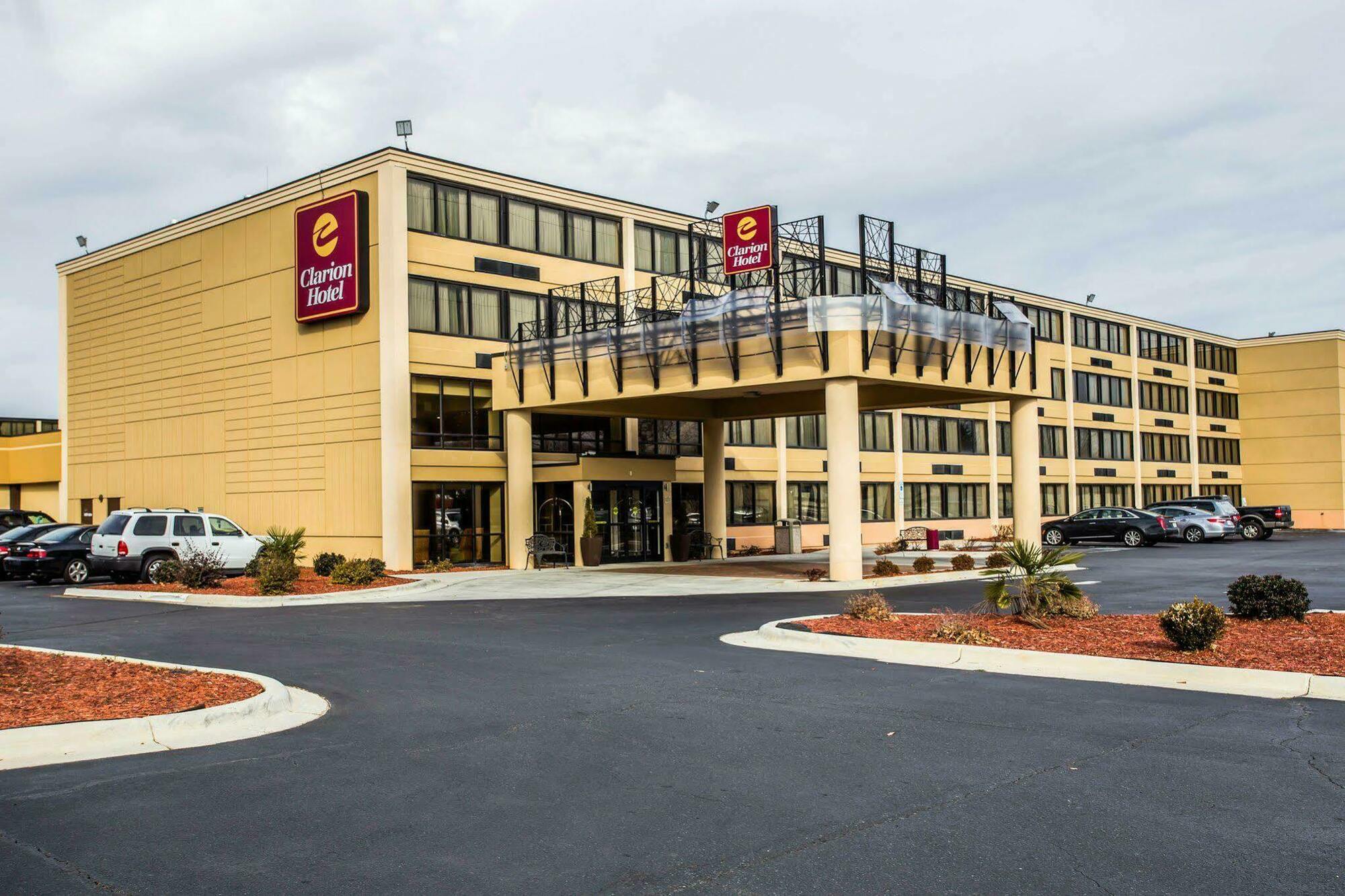 Clarion Hotel Airport & Conference Center Charlotte Exterior photo